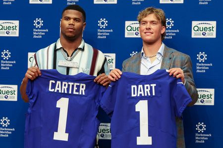 Giants Players Carter, Dart Address Political Disagreement, Say No Hard Feelings