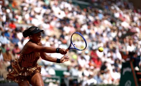 Osaka Advances to French Open Fourth Round for First Time