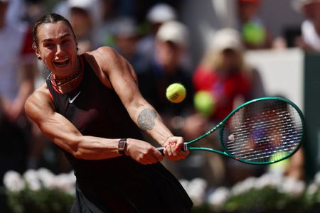 Sabalenka, Osaka Advance to French Open Round of 16 on Day Seven