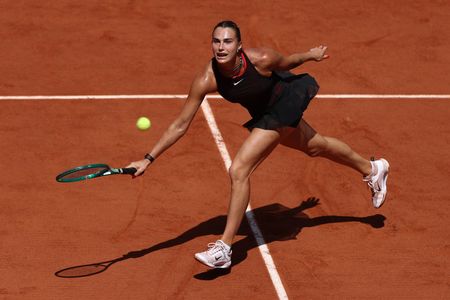 Sabalenka Advances to French Open Fourth Round with Victory Over Kasatkina