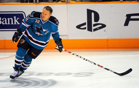 NHL Legend’s Family Donates Brain for CTE Research After Tragic Death