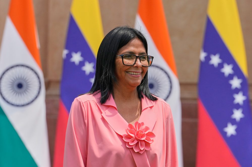 Indian PM Meets Venezuelan Leader as Oil Partnership Grows