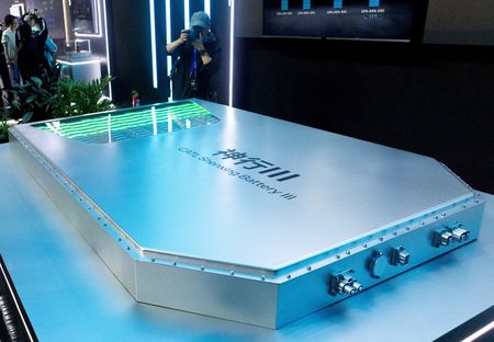 Major Chinese Solar Companies Shift to Battery Production as Panel Sales Decline