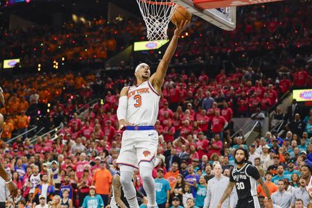 Hart’s All-Around Play Leads Knicks Past Spurs in NBA Finals Game 1