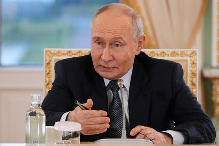 Ukrainian Leader’s Peace Letter to Putin Aimed at Russian Business Elite