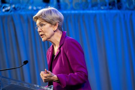 Warren Questions Trump’s Markets Regulator Over Alleged Industry Favoritism