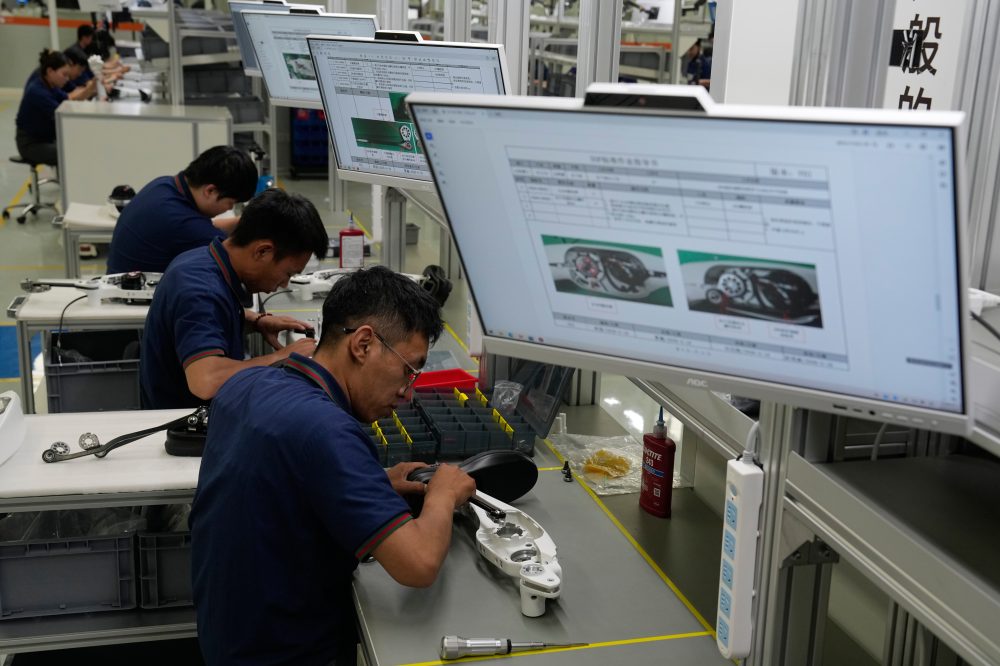 Chinese Humanoid Robots Face Sales Challenges Despite Production Boom