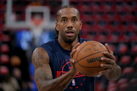 NBA Questions Kawhi Leonard in Clippers Salary Cap Investigation