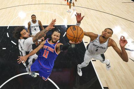 Brunson’s Clutch Steal Lifts Knicks Past Spurs 105-104, Take 2-0 Finals Lead