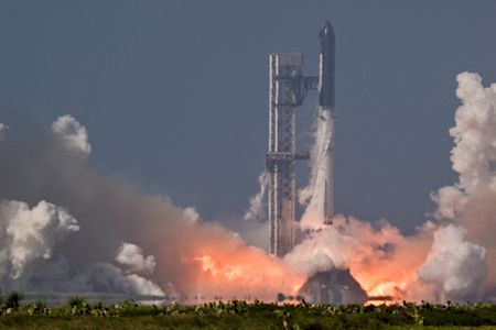 SpaceX Stock Offering Sparks European Investor Frenzy