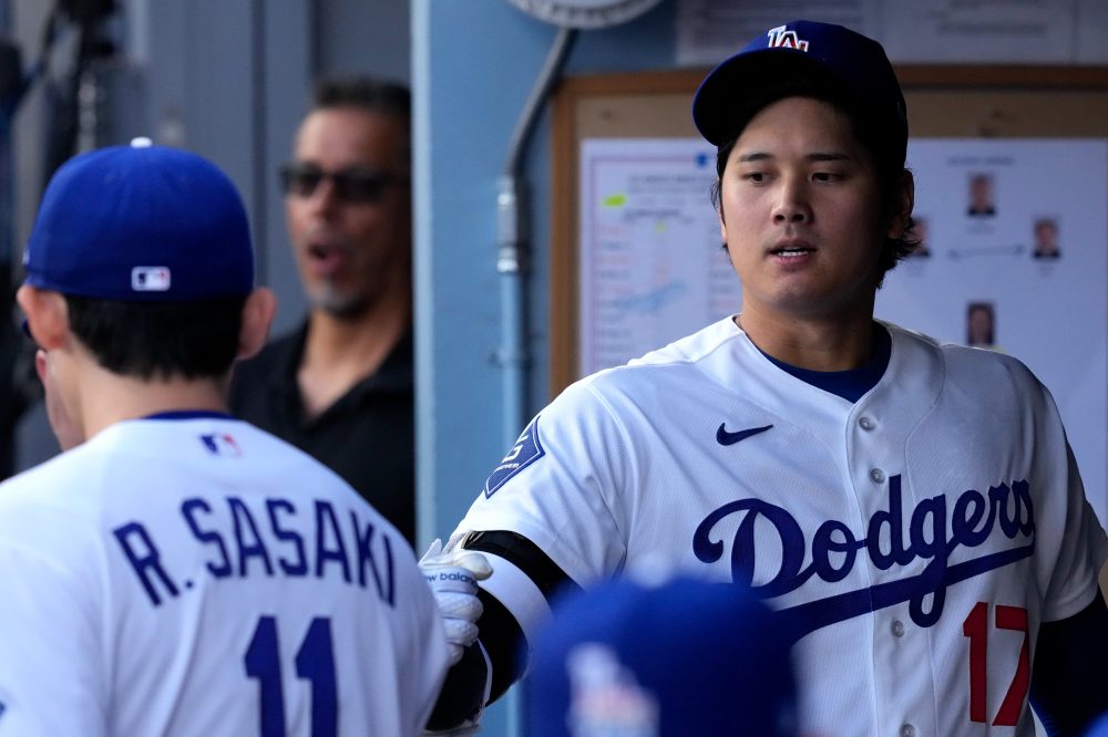 Dodgers Pitcher Sasaki Delivers Career-Best Performance with 10 Strikeouts