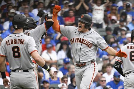 Giants Blast 7 Home Runs in 18-3 Rout of Cubs