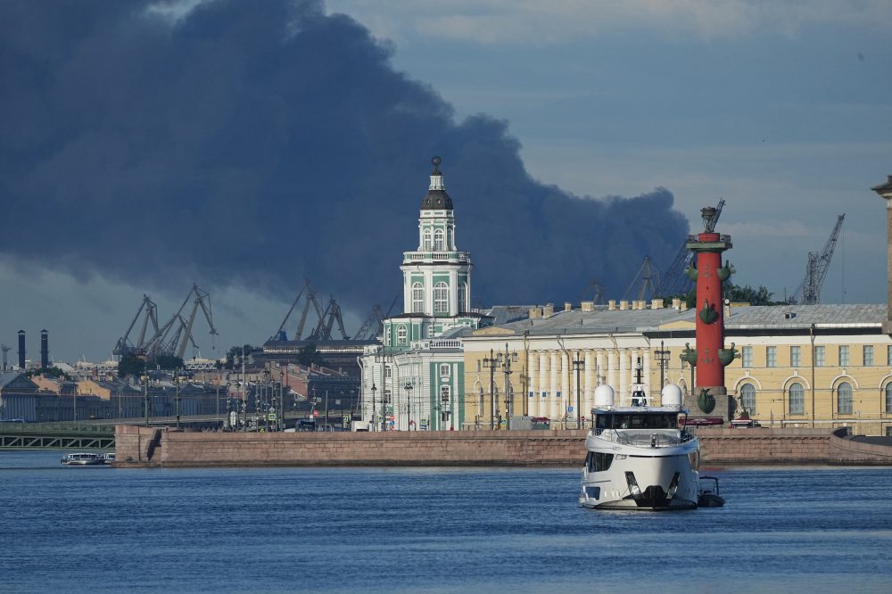 Ukrainian Drones Strike St. Petersburg Again as Putin Turns Down Peace Talks
