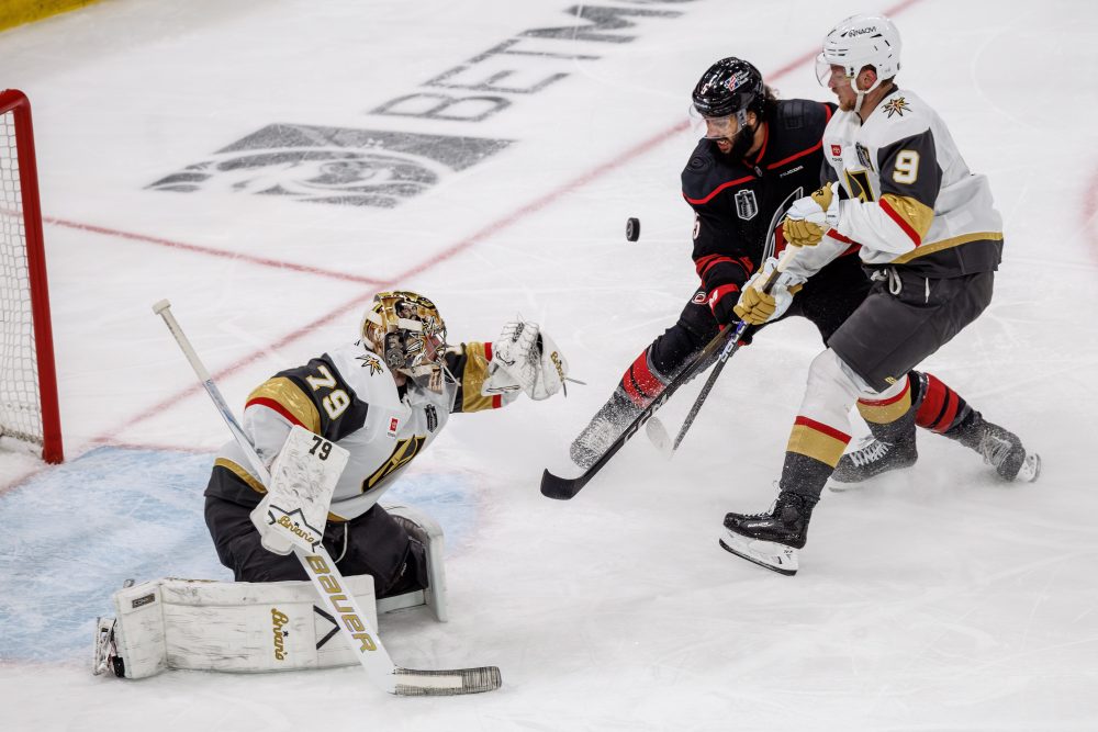 Golden Knights goalie Hart returns home to Vegas after hostile Carolina reception