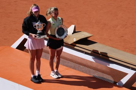 Russian Tennis Star Andreeva Wins French Open, Thanks Herself in Victory Speech
