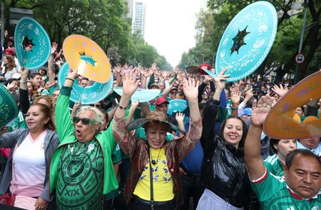 Mexico City Attempts Record-Breaking Wave Ahead of World Cup