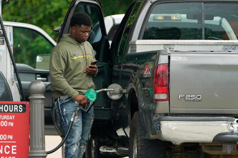 Rising Gas Prices Force American Shoppers to Change Spending Habits