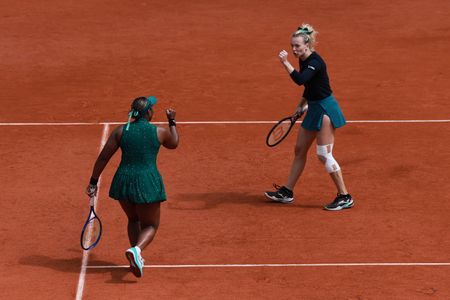 Siniakova and Townsend Capture French Open Women’s Doubles Championship