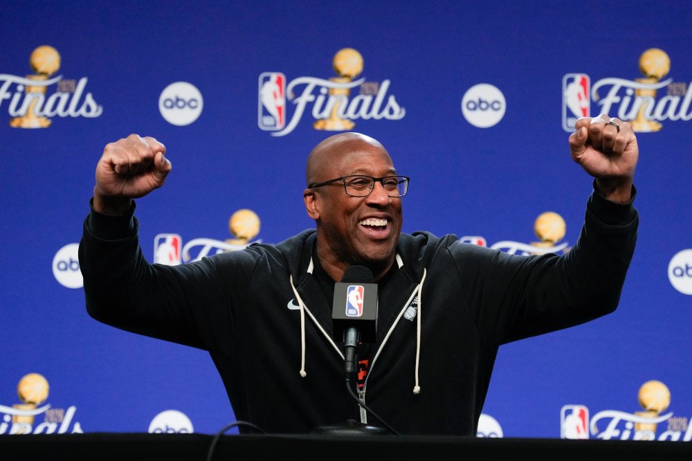 Knicks’ Famous Fans Take Center Stage During NBA Finals Practice