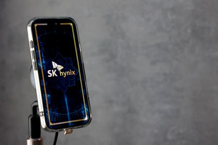 Asian AI Chip Giants Create Investment Challenges for Fund Managers