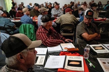 Texas Cattle Ranchers Clash with USDA Over Screwworm Outbreak Response
