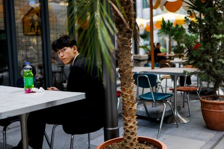 Chinese Exports Surge Past Expectations in May, Driven by AI Demand