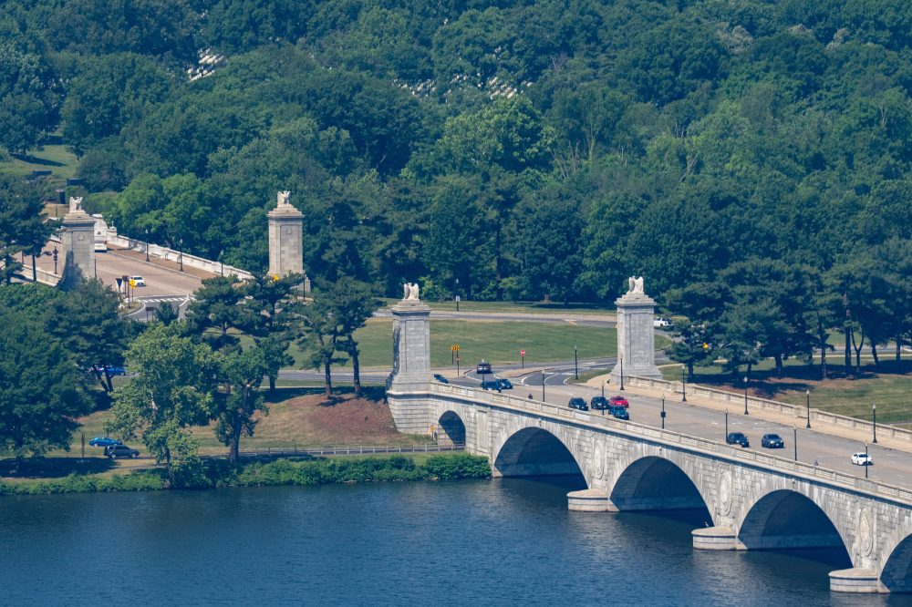 Trump’s 250-Foot Arch Near Lincoln Memorial Could Require Round-the-Clock Work