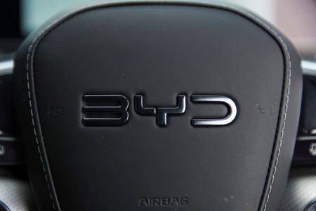 Chinese City Targets BYD, Xiaomi for Electric Vehicle Manufacturing Hub