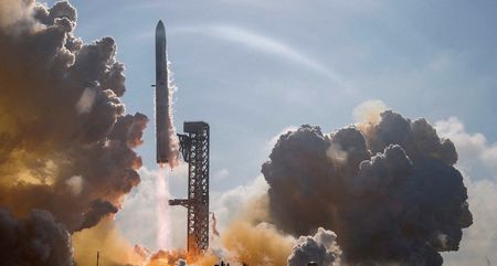 Musk’s SpaceX Receives $70B in Retail Orders for Massive IPO Launch