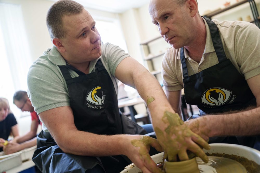 Blind Ukrainian War Veteran Builds Pottery Business, Mentors Fellow Veterans