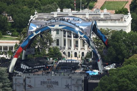 Trump Plans UFC Fights on White House Lawn for Flag Day Weekend