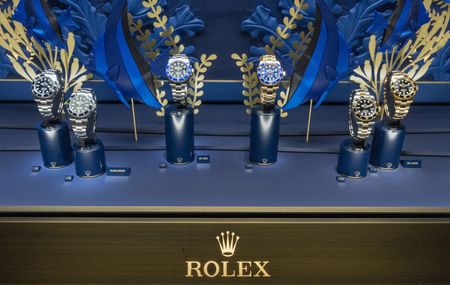 Luxury Watchmaker Hikes Gold Timepiece Prices as Wealthy Buyers Keep Spending