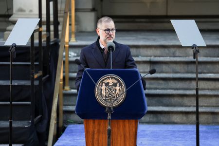 NYC Comptroller Opens Bidding for Pension Funds Despite Climate Dispute