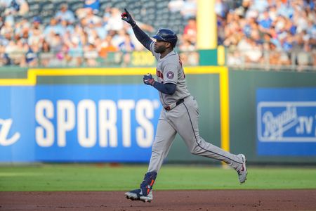 Astros’ Alvarez Makes History with Two Home Runs in First Inning