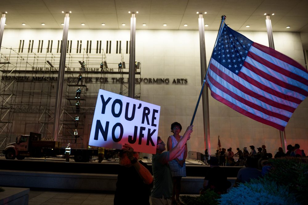 Kennedy Center Misses Court Deadline to Remove Trump’s Name from Building