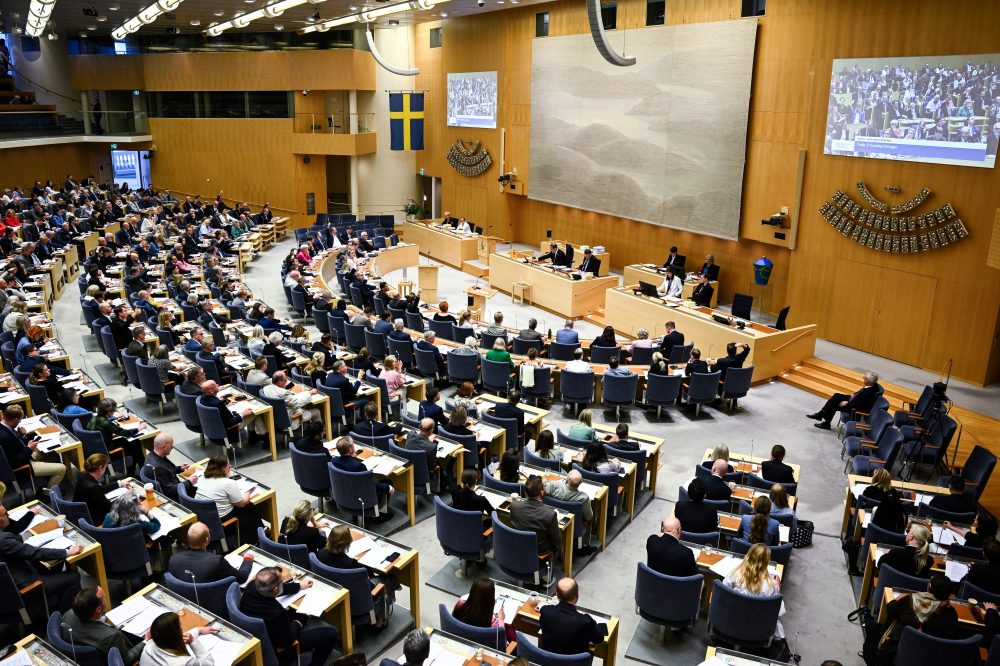 Sweden Passes Law Requiring Government Workers to Report Undocumented Migrants