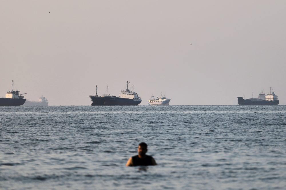 Strait of Hormuz Deal Won’t Bring Immediate Oil Relief, Experts Warn