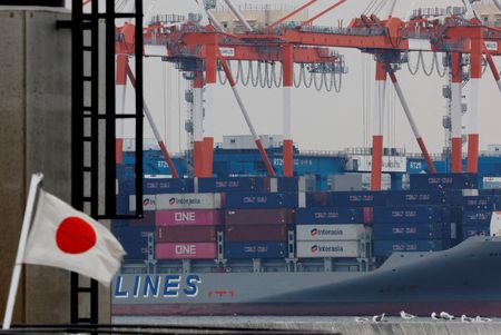 Japan’s Exports Climb for 9th Straight Month, But Volume Gains Remain Slim