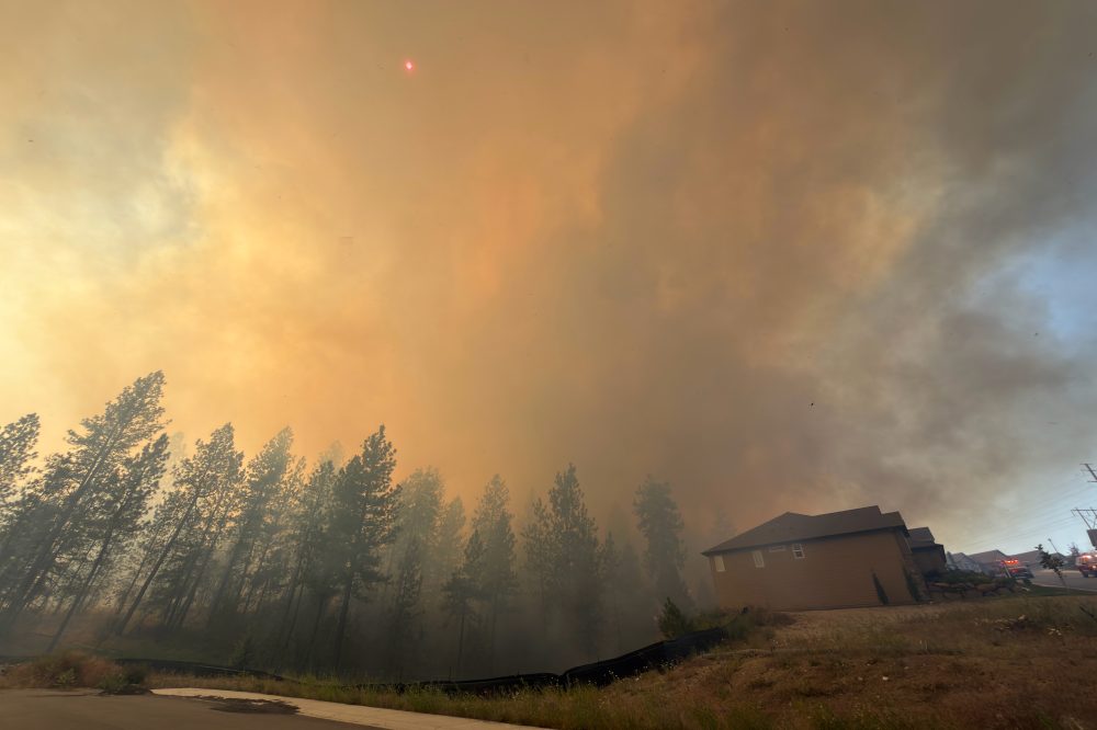 Eastern Washington Wildfire Destroys Homes, Forces 1,500 to Evacuate