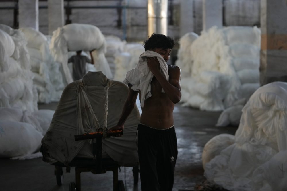 Heat and Humidity Push India’s Textile Workers to Their Limits