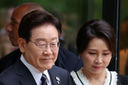 South Korea’s Lee Departs G7 With Trump’s Pen and a Golf Date on the Horizon