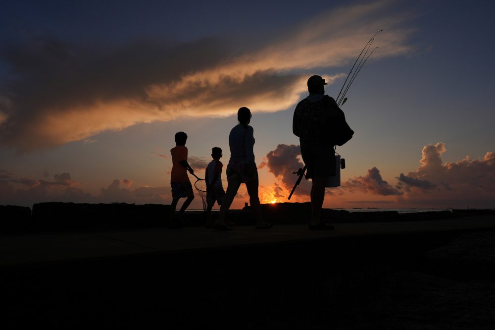 New Study Reveals How Full-Time Working Parents Juggle Jobs and Family Life