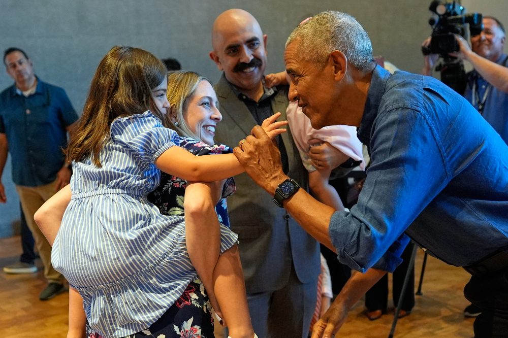 Obamas Surprise First Visitors at Newly Opened Presidential Center in Chicago