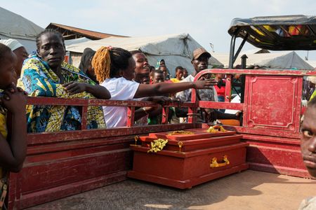Congo Ebola Outbreak Climbs to 933 Confirmed Cases, 245 Dead