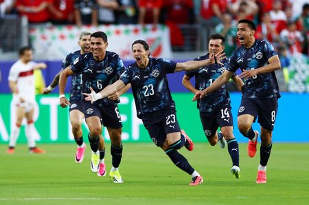 Paraguay Stuns Turkey 1-0 With 10 Men to Survive World Cup Group Stage