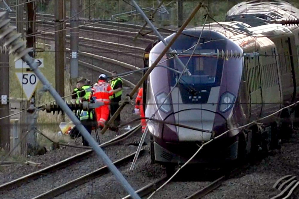 Train Crash in Central England Kills Driver, Leaves 9 in Critical Condition