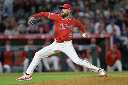 Kansas City Royals Add Veteran Lefty Matt Moore on Minor League Deal