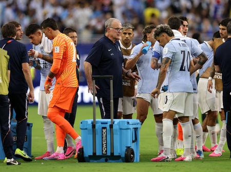 Uruguay Coach Slams World Cup Hydration Breaks as Harmful to Football’s Identity