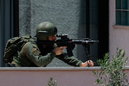 Israeli Defense Minister: Troops Free to Act Against Threats in Lebanon