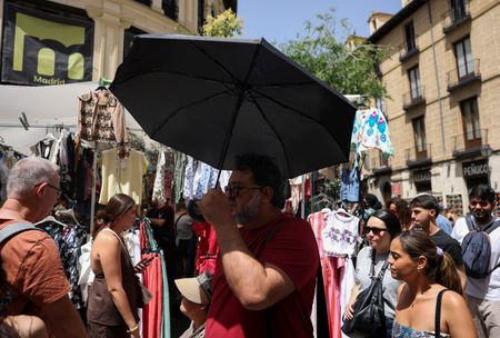 Spain Hit by First Official Heatwave of 2026 as Temperatures Soar to 104°F